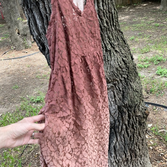 Lace Ombré Dress - Picture 3 of 3